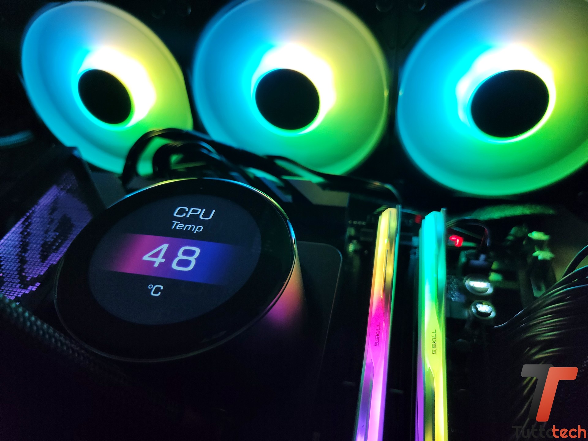 MSI MPG CORELIQUID P13 18