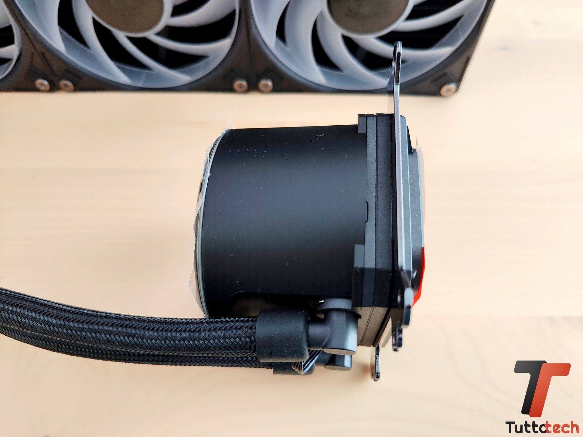 MSI MPG CORELIQUID P13 9