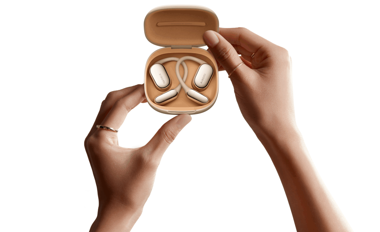 Non solo smartphone: Xiaomi lancia Watch S4 41 mm, Smart Band 10 Glimmer e OpenWear Stereo Pro 8