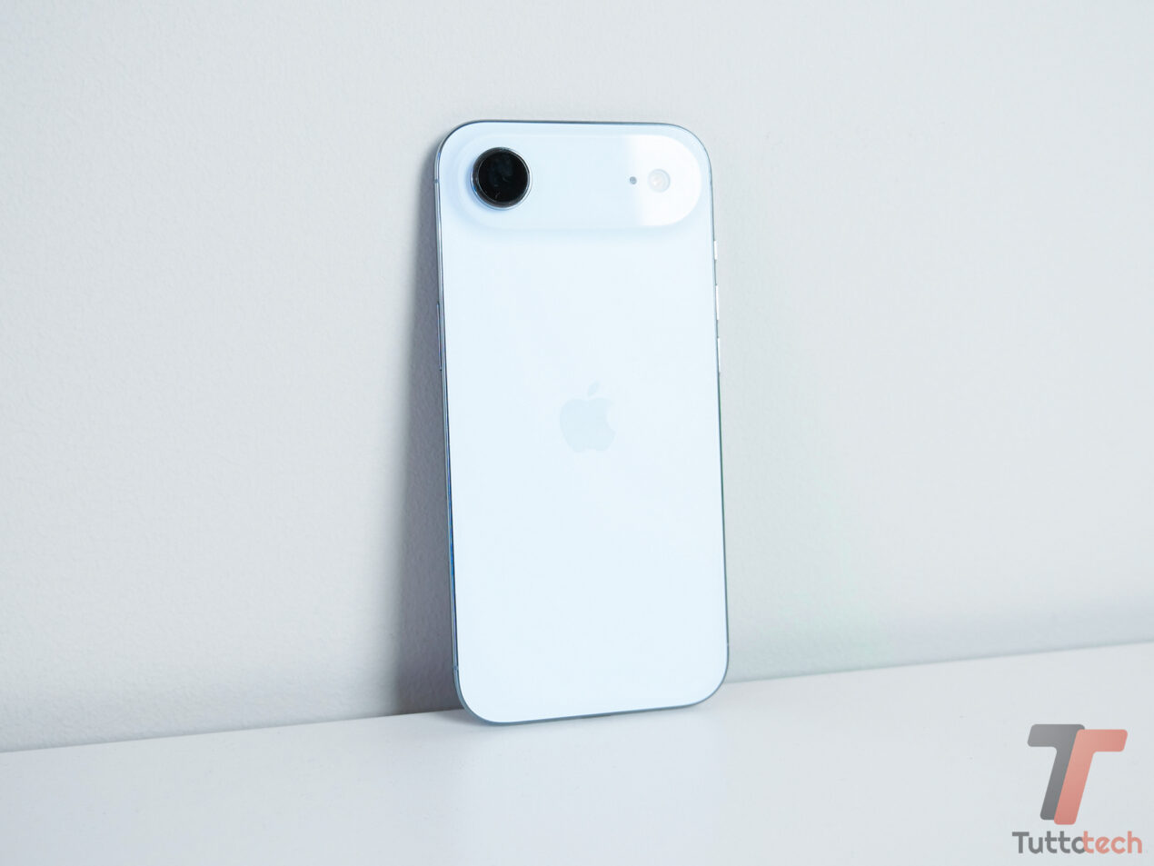 Le prime 24 ore con il sottilissimo iPhone Air. Cosa ci ha colpito? (video)