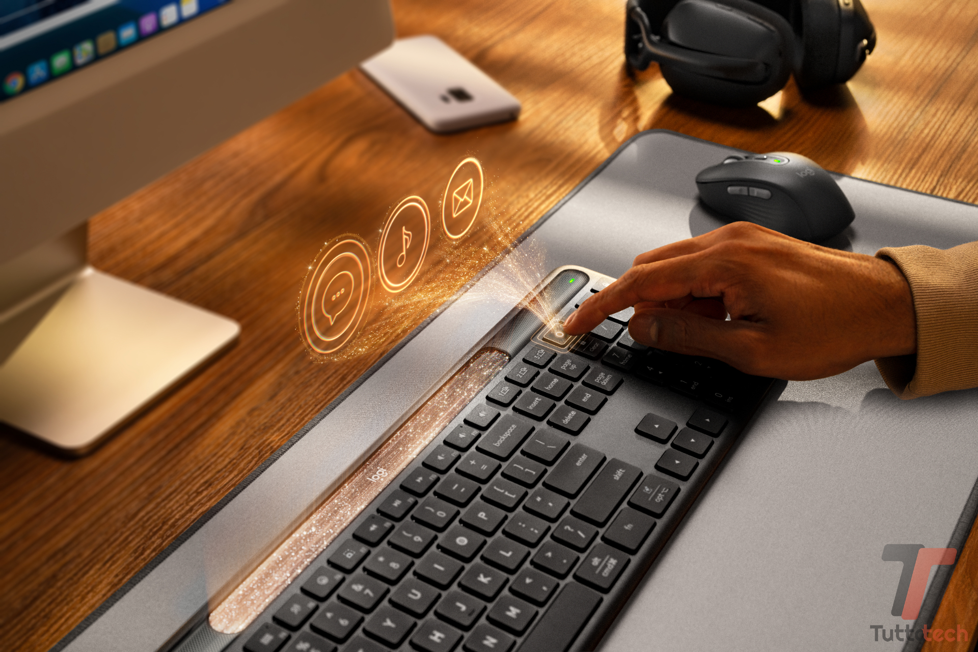 Logitech Signature Slim Solar K980, la tastiera che si ricarica con la luce 4