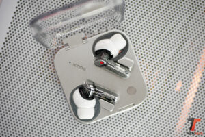 Audio spaziale e design iconico: le Nothing Ear (3) raggiungono il loro miglior prezzo 3