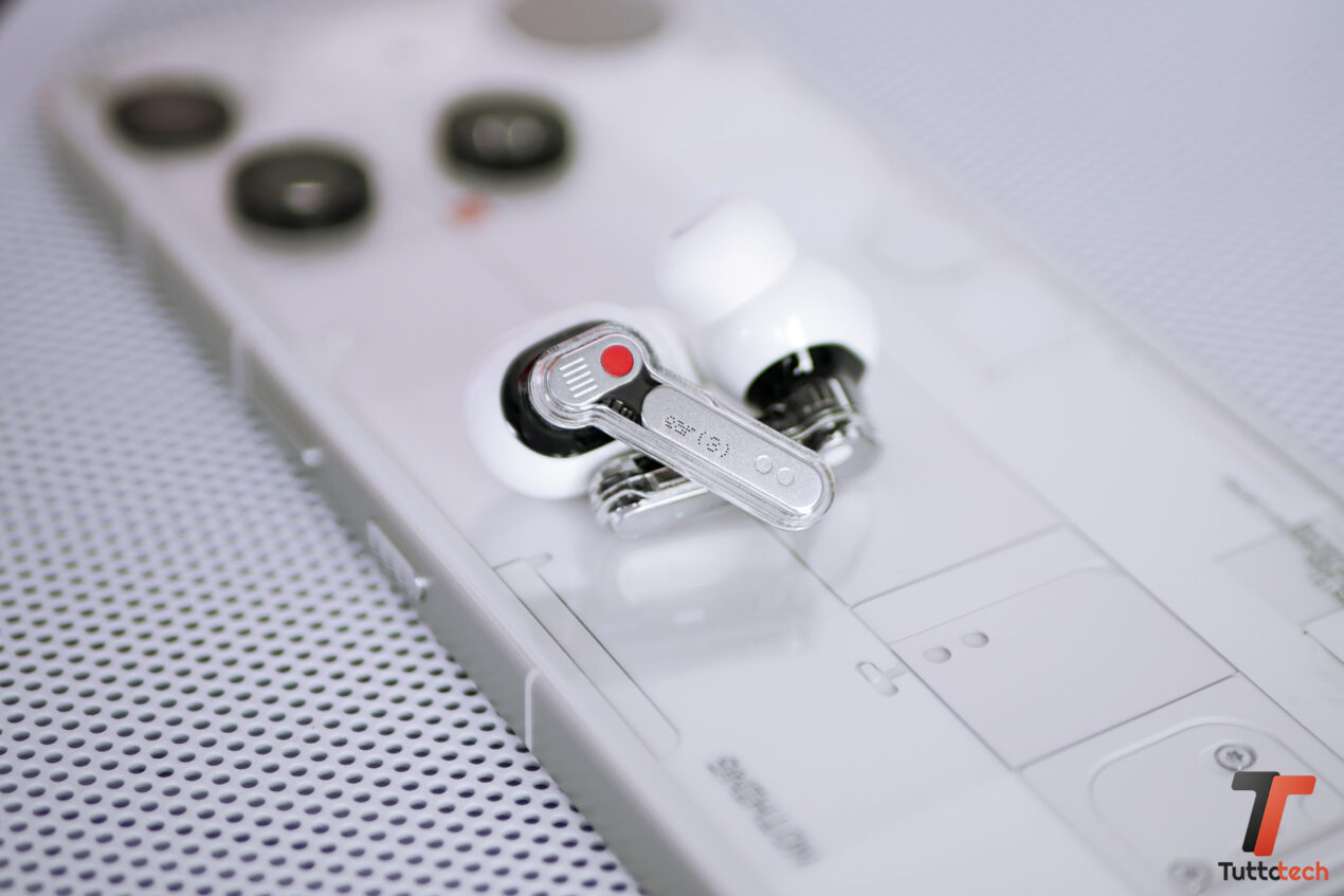 Trasparenza e audio premium a meno di 140€: le Nothing Ear (3) sono al minimo storico su Amazon