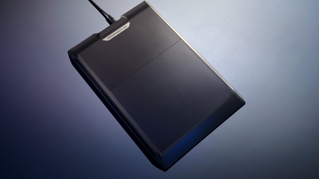 Porsche introduce la ricarica wireless integrata di fabbrica, ma non entra nei veicoli esistenti 5