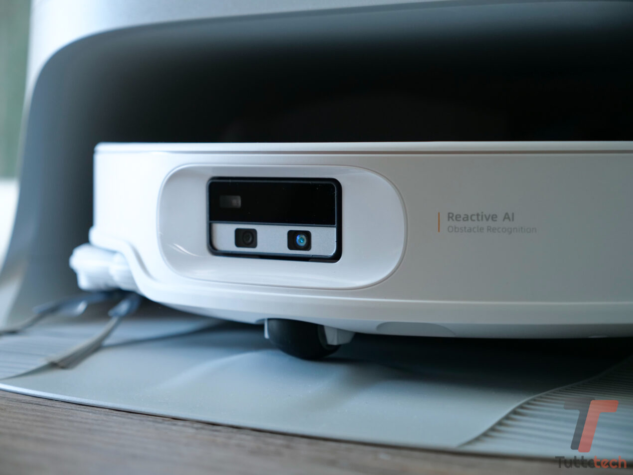 Minimo storico su Amazon per il robot per la pulizia top di gamma roborock Qrevo Curv 2 Pro