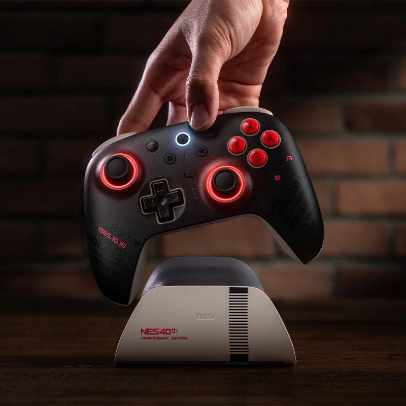 8BitDo celebra i 40 anni del NES con una linea di accessori ispirata alla console originale 10
