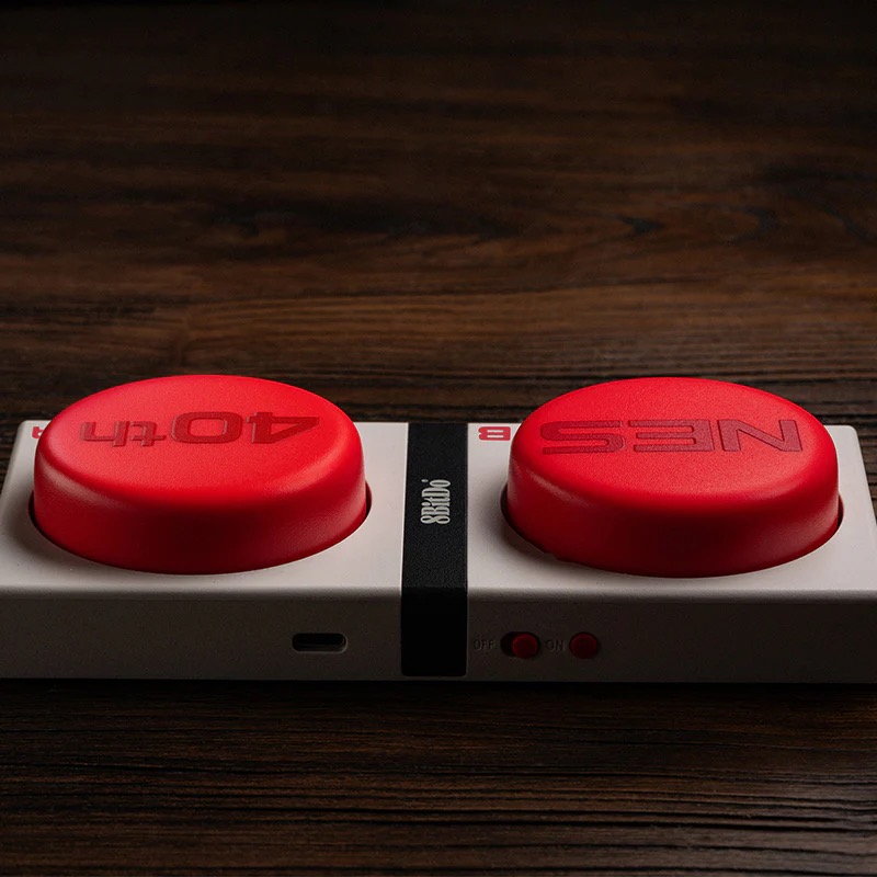 8BitDo celebra i 40 anni del NES con una linea di accessori ispirata alla console originale 13