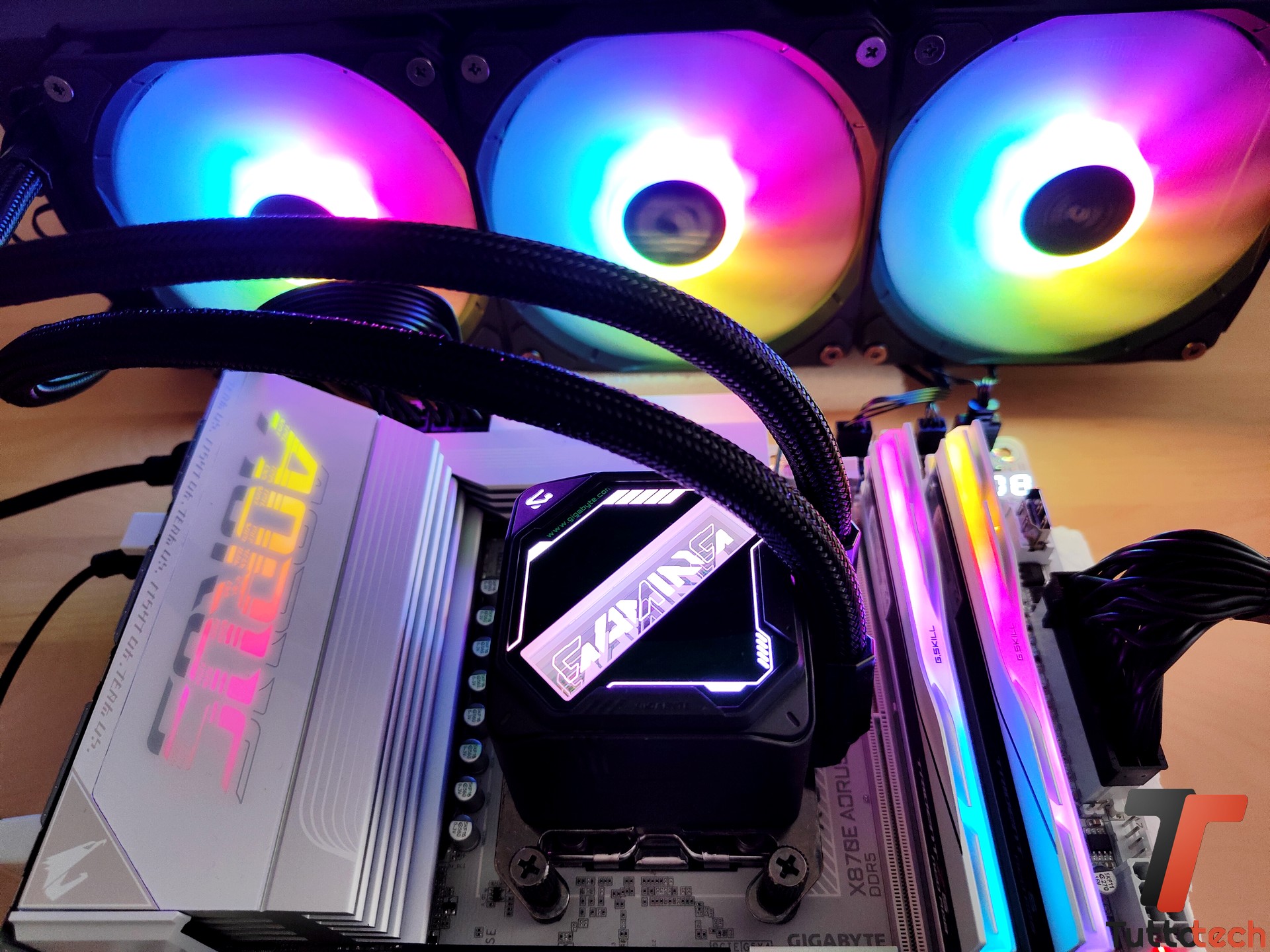 Gigabyte Gaming 360 19