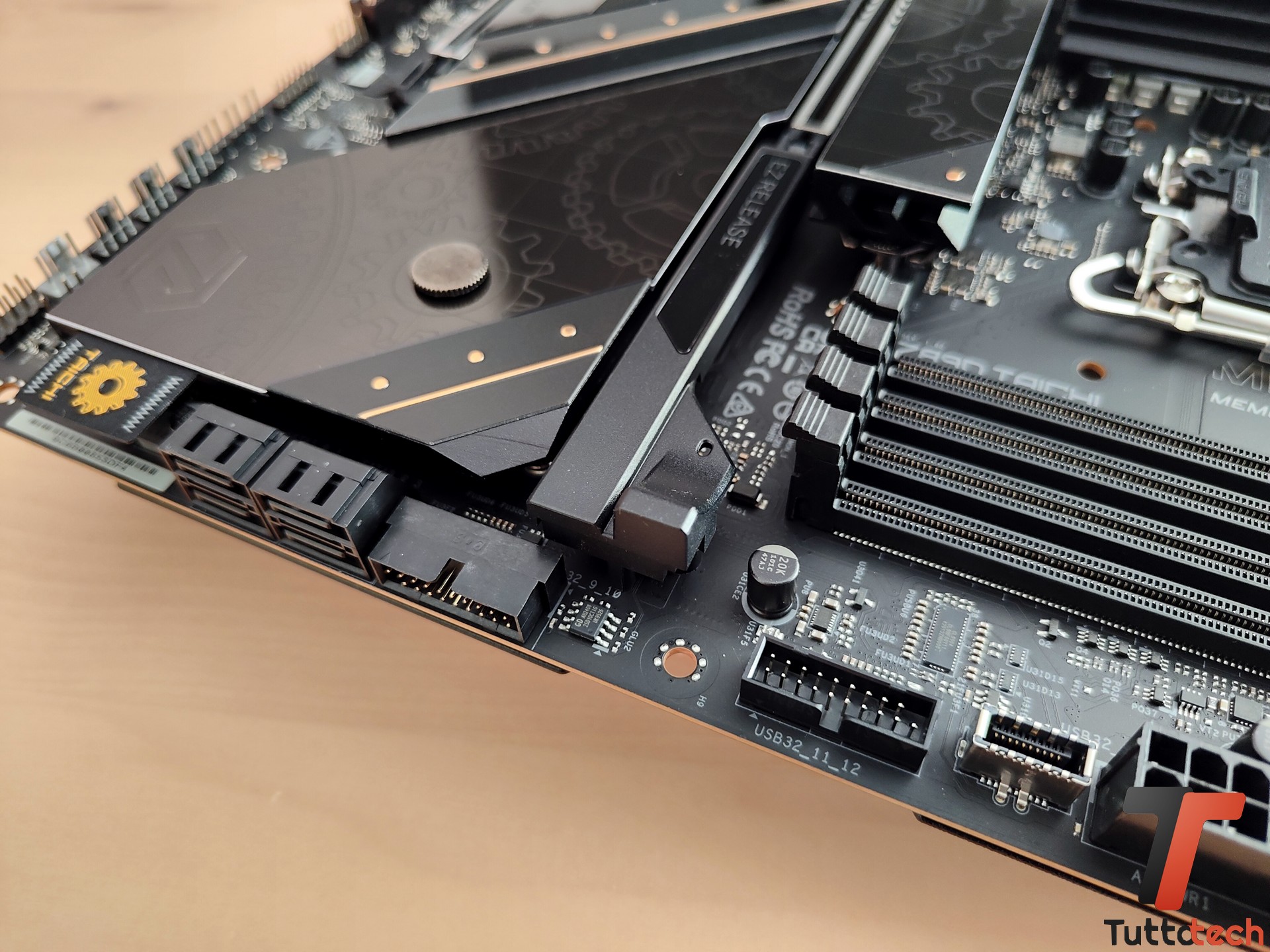 Recensione ASRock Z890 Taichi: scheda madre potente e completa per Intel Core Ultra 200 17