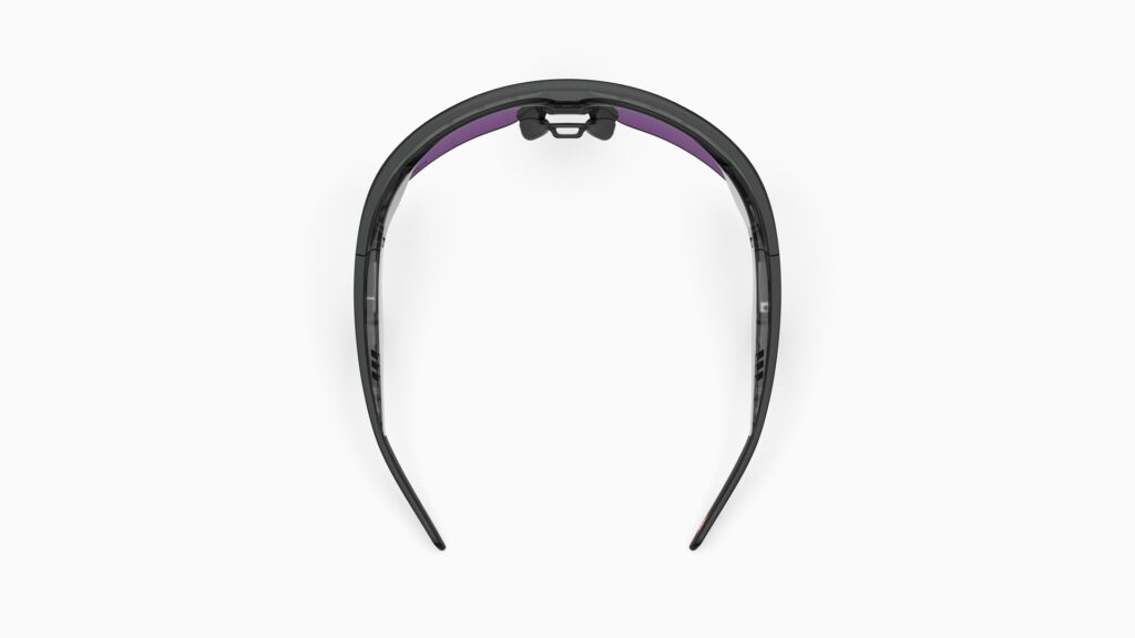 Gli occhiali smart Oakley Meta Vanguard sono acquistabili da oggi in Italia 24