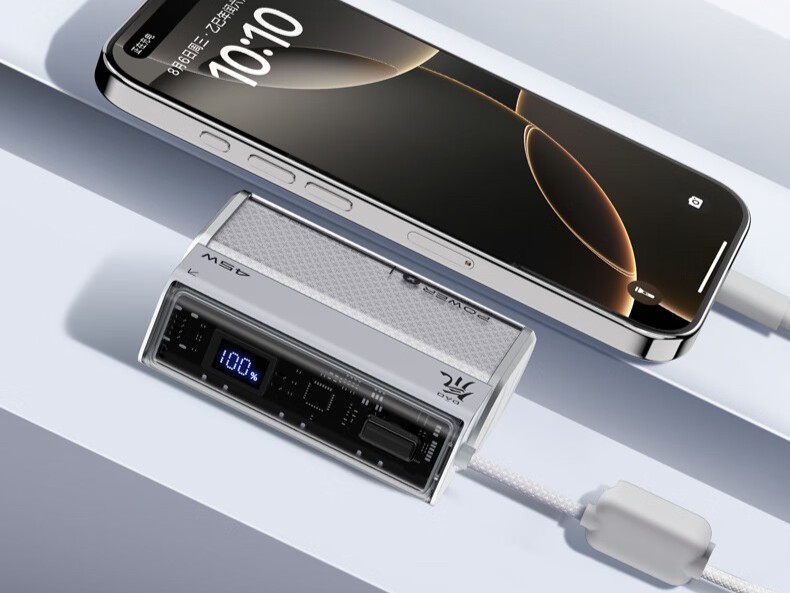 RedMagic Deuterium Energy Cube è il power bank compatto dal design ricercato e display integrato 4