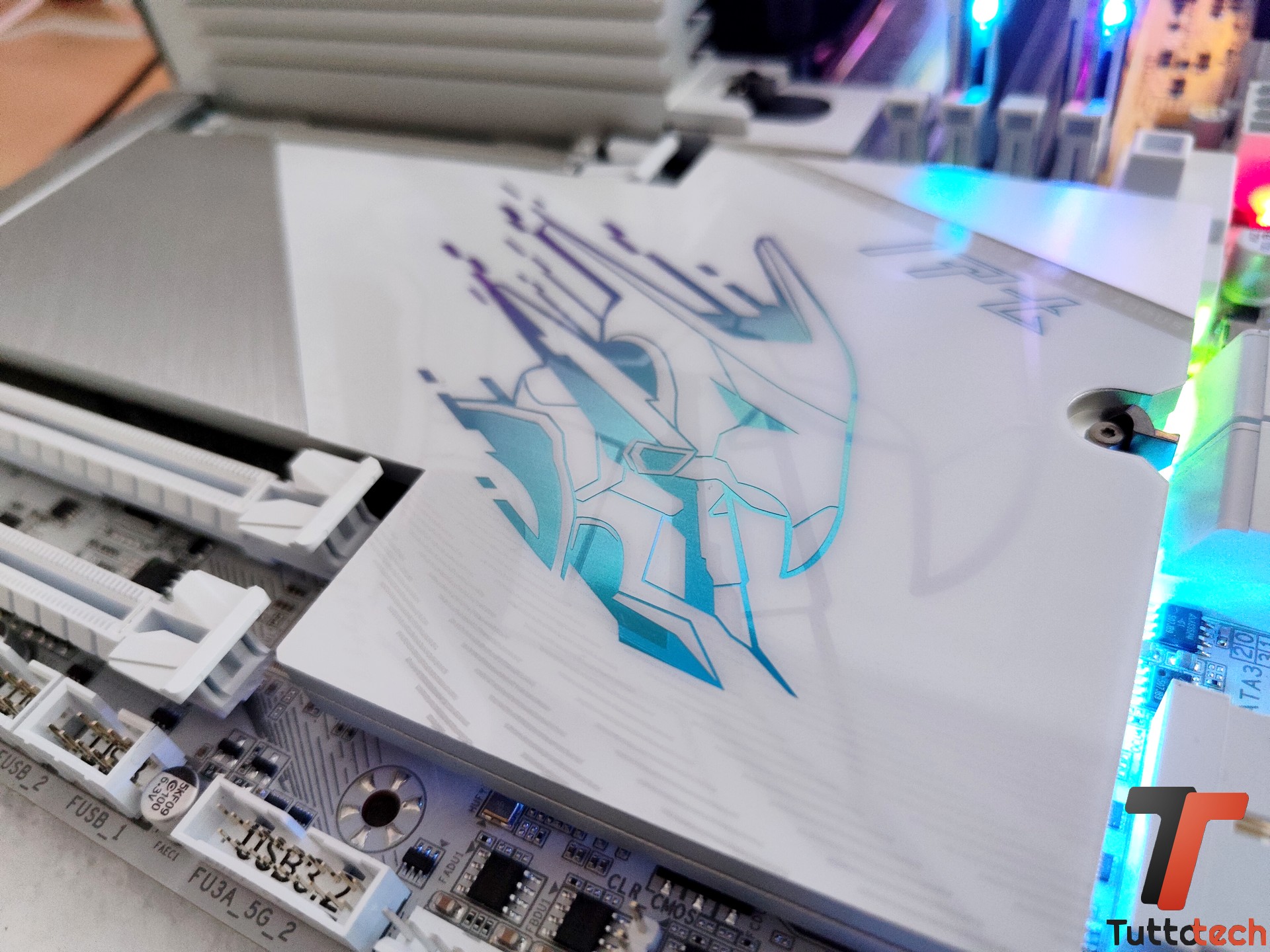 Gigabyte X870E AORUS PRO X3D ICE 28