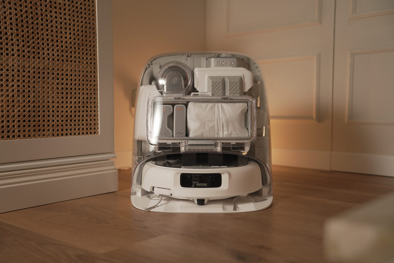 Recensione DJI ROMO P: il robot aspirapolvere trasparente ispirato ai droni