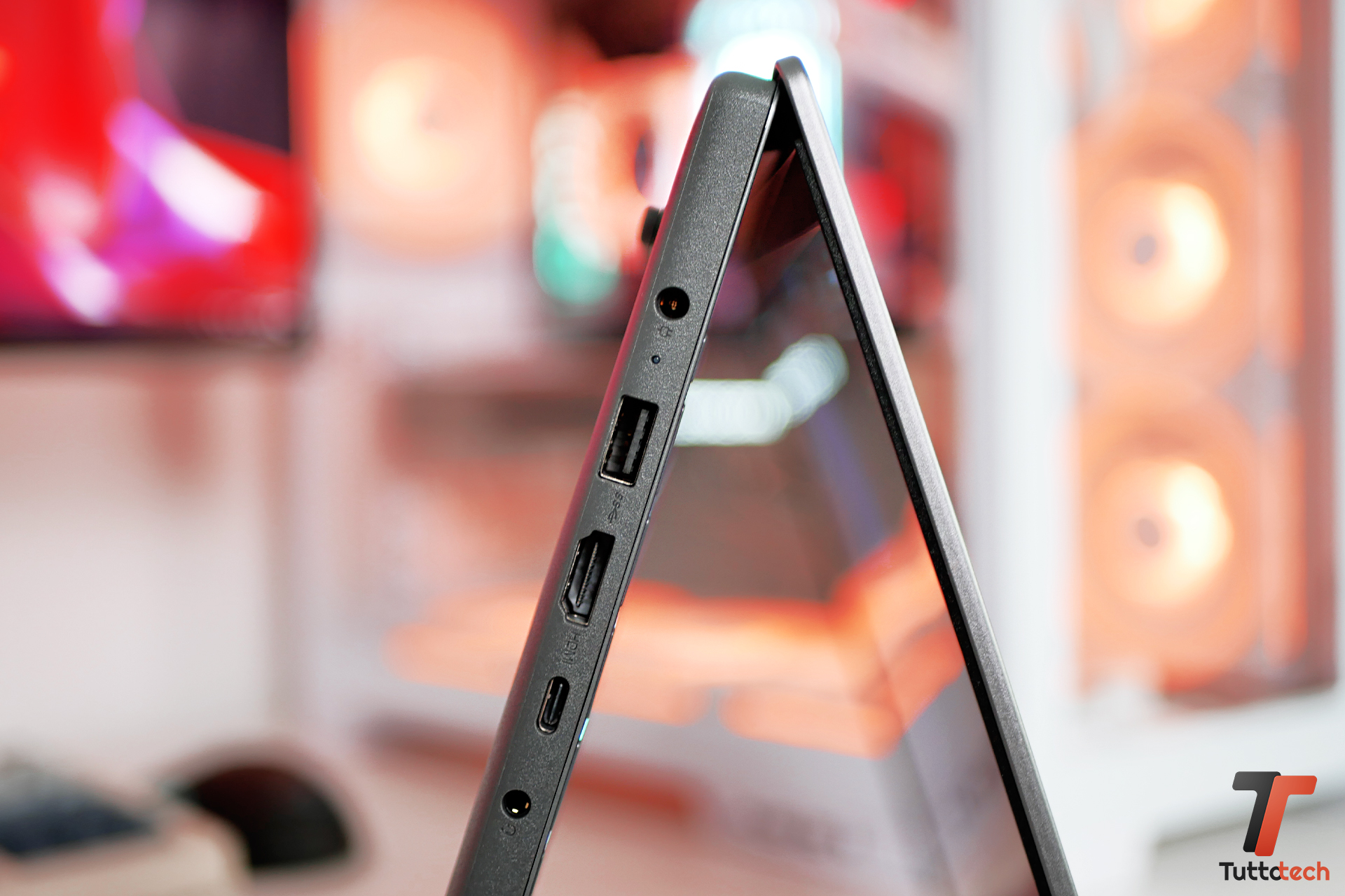 Recensione Lenovo IdeaPad Slim 3X: Snapdragon X e Windows trovano la loro quadra 9