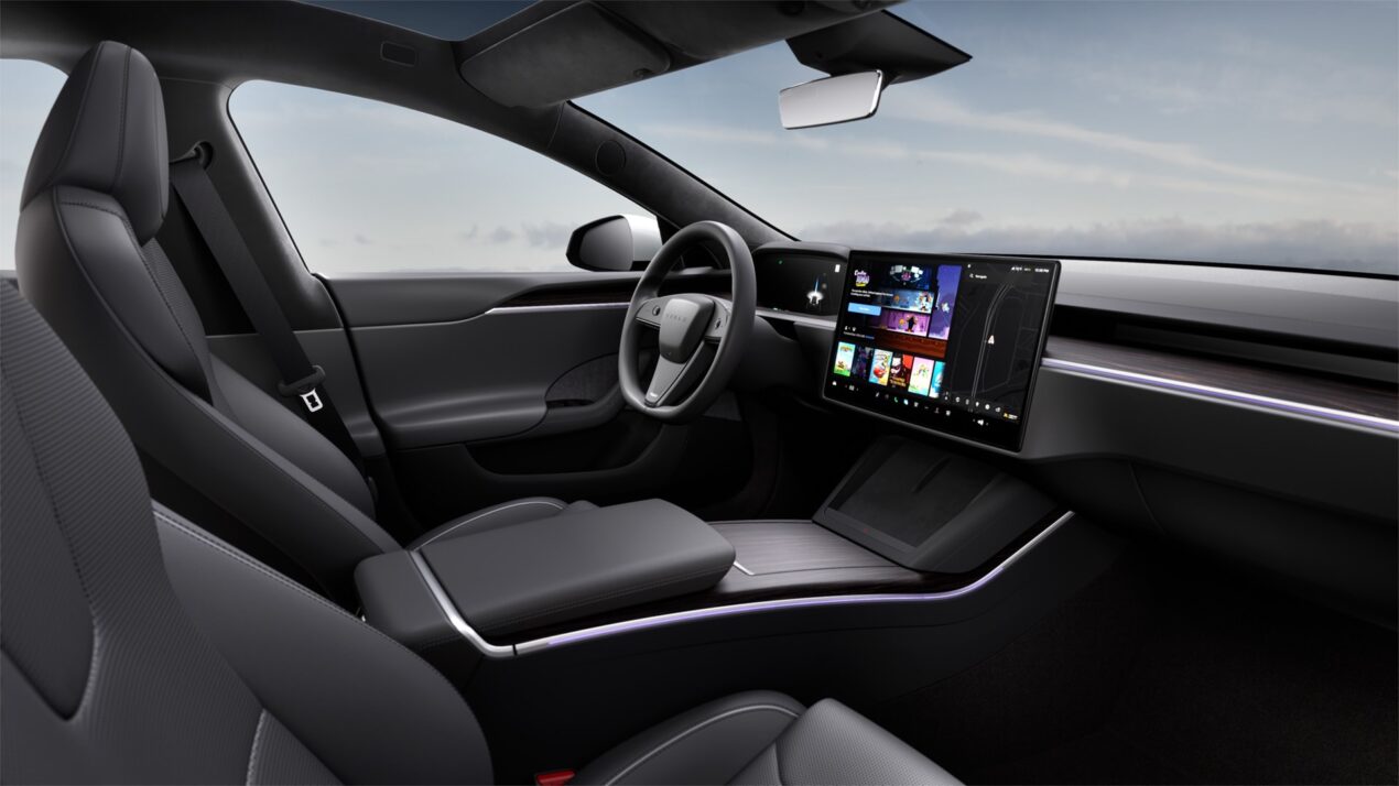 Tesla cambia nome alla guida assistita in Europa, ma l'approvazione è ancora lontana