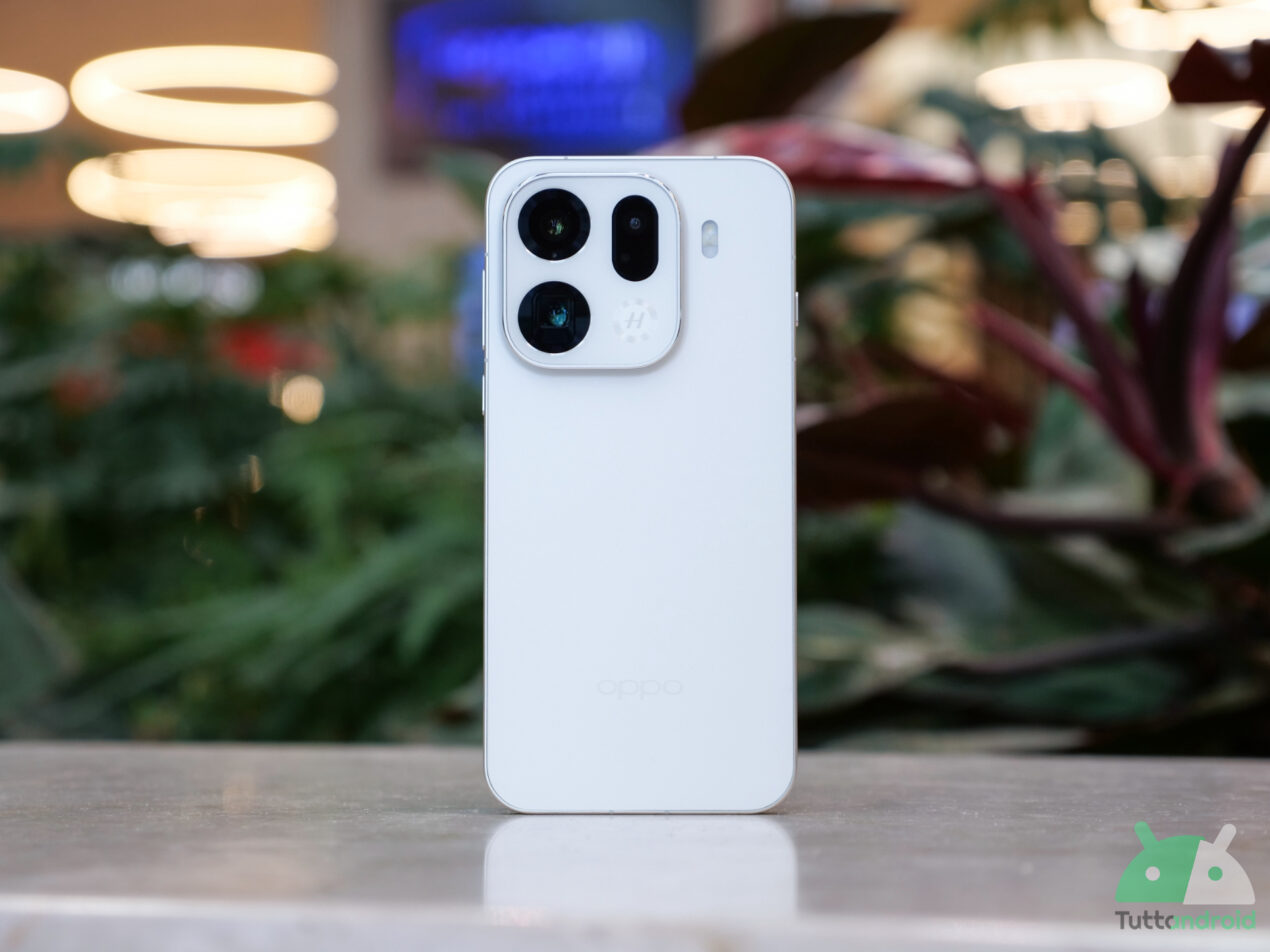 Recensione OPPO Find X9 Pro: batteria senza fine e foto incredibili, non teme rivali