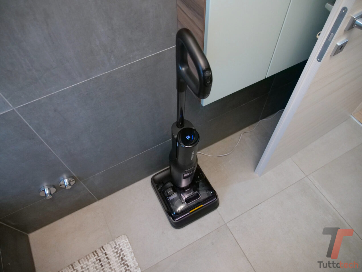 Roborock F25 Ultra: l'aspirapolvere e lavapavimenti più completo, con vapore e acqua calda