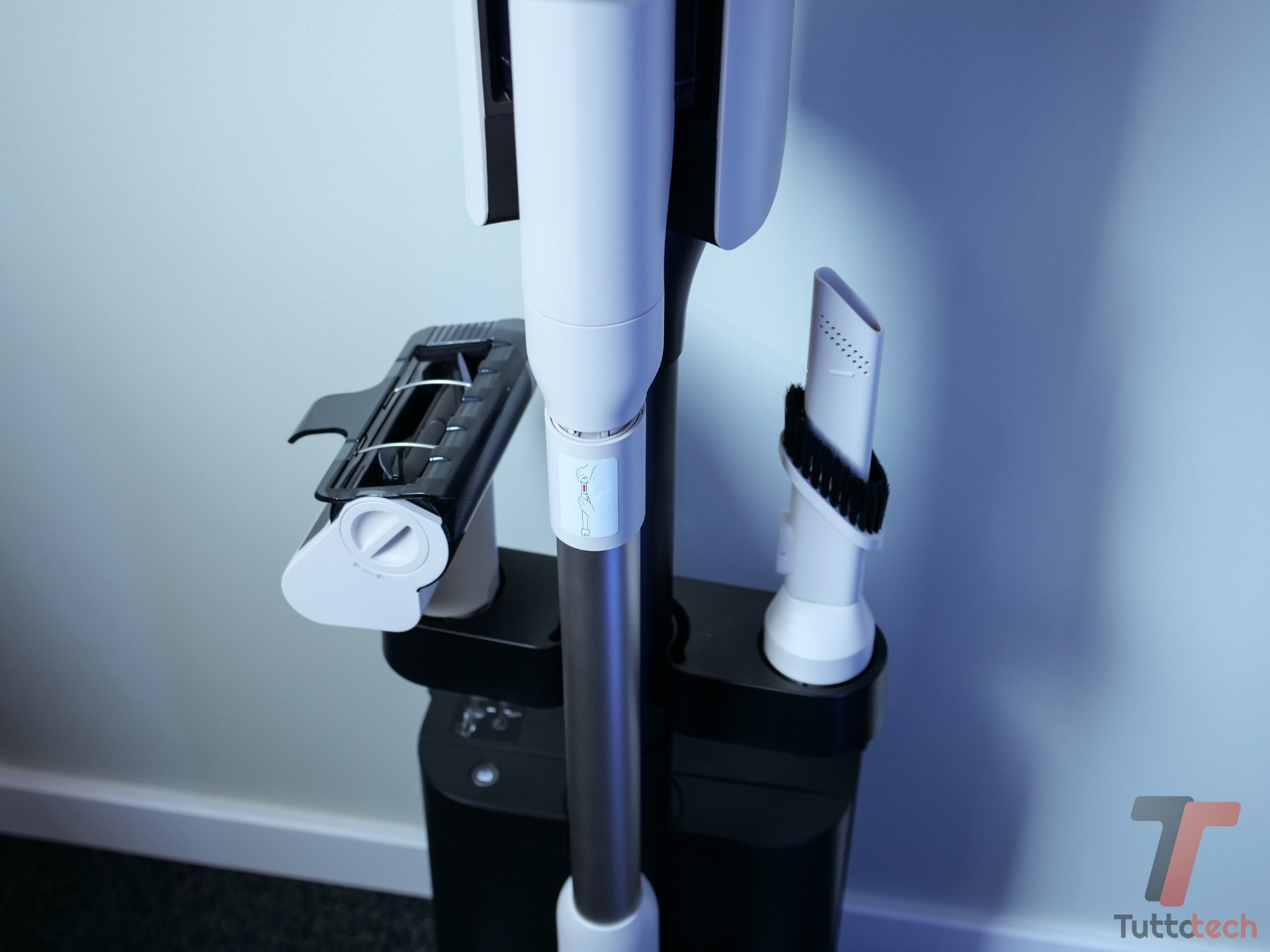 Recensione Roborock H60 Hub: tra tubo telescopico e stazione è comodo e pratico 12
