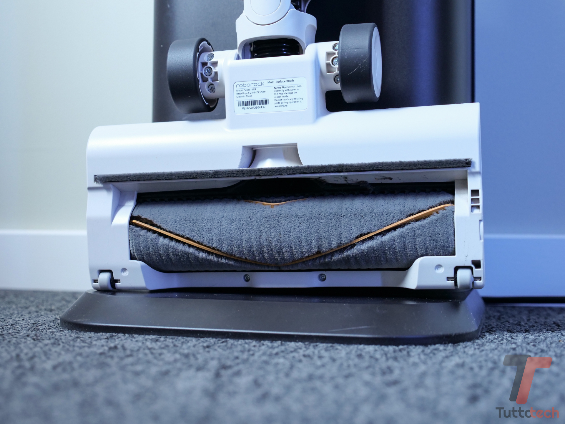 Recensione Roborock H60 Hub: tra tubo telescopico e stazione è comodo e pratico 13