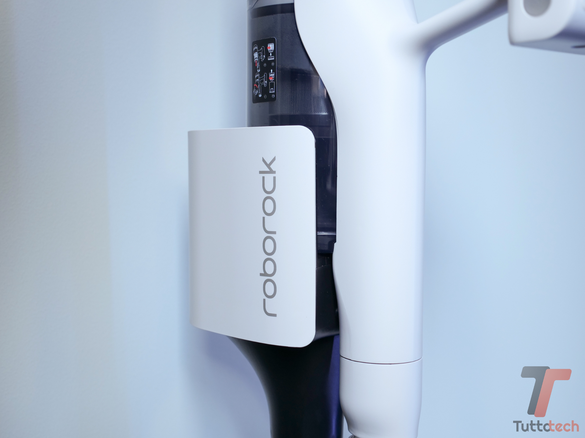 Recensione Roborock H60 Hub: tra tubo telescopico e stazione è comodo e pratico 10