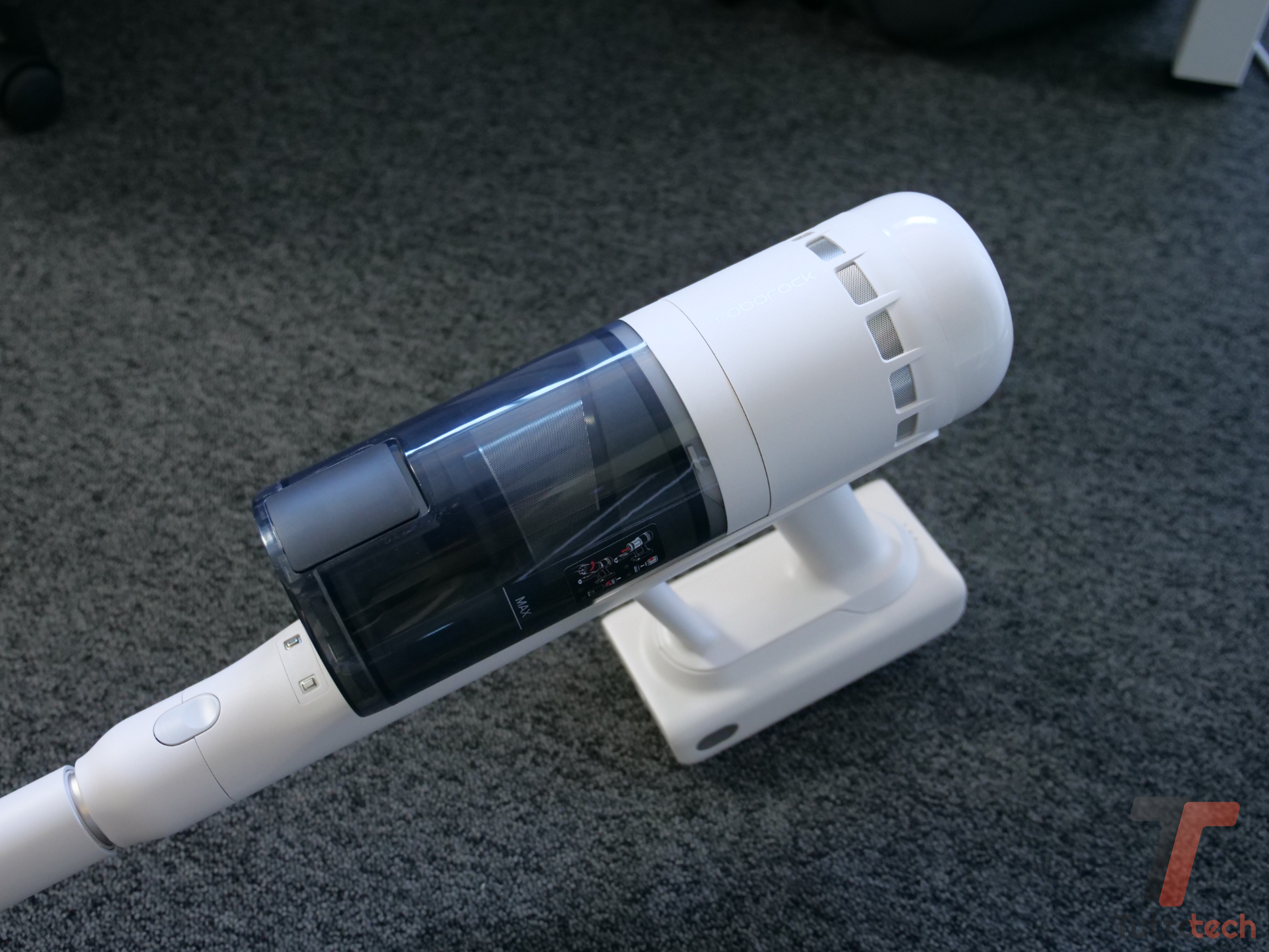 Recensione Roborock H60 Hub: tra tubo telescopico e stazione è comodo e pratico 19