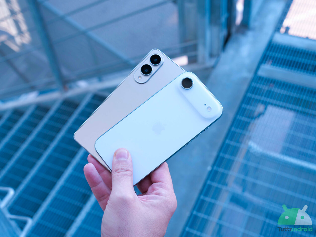 Samsung Galaxy S25 Edge vs iPhone Air: sfida tra smartphone ultra-sottili, ecco i compromessi