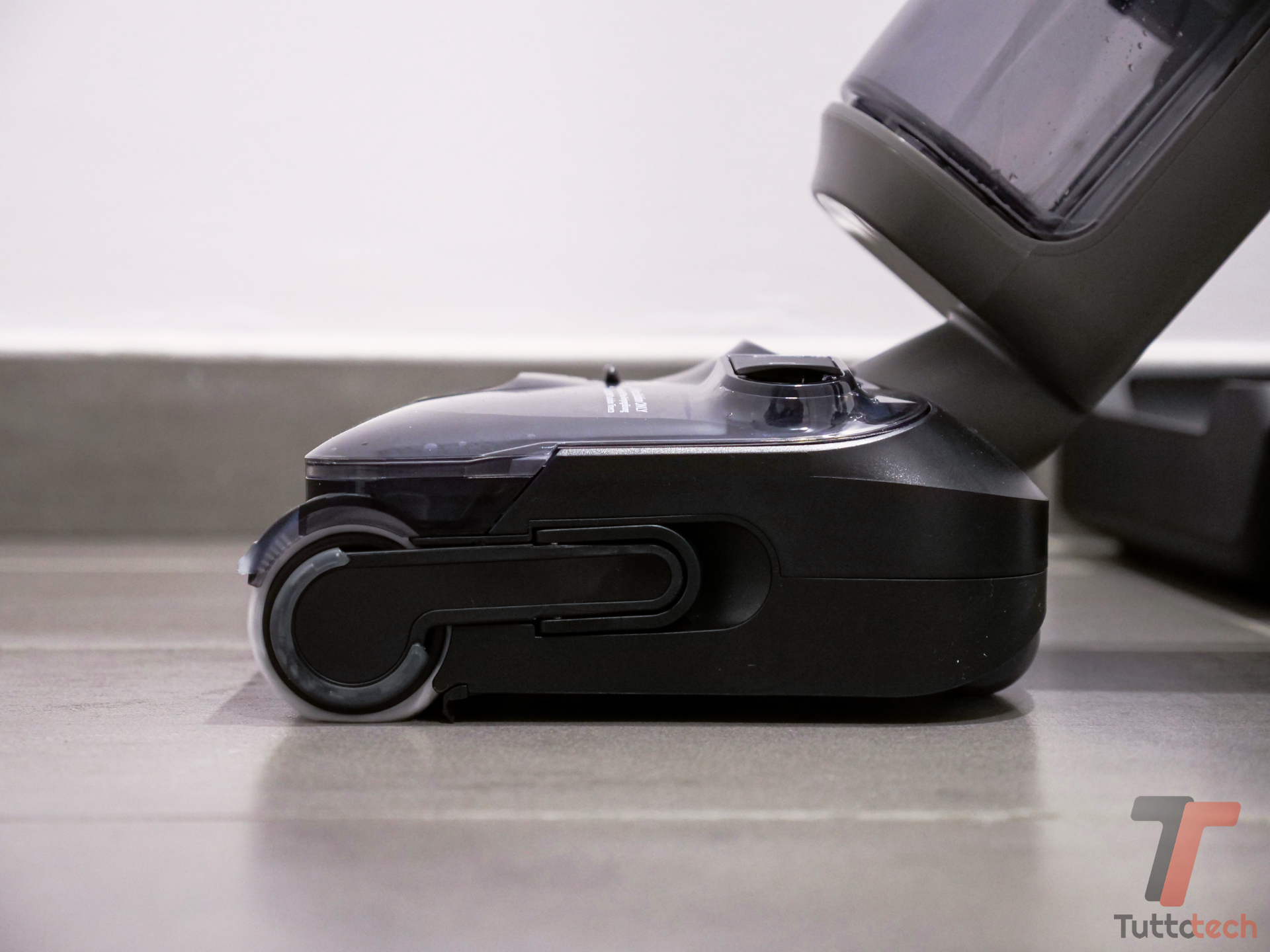 Recensione Tineco FLOOR ONE i6 Stretch: lavapavimenti ergonomica e pratica 1