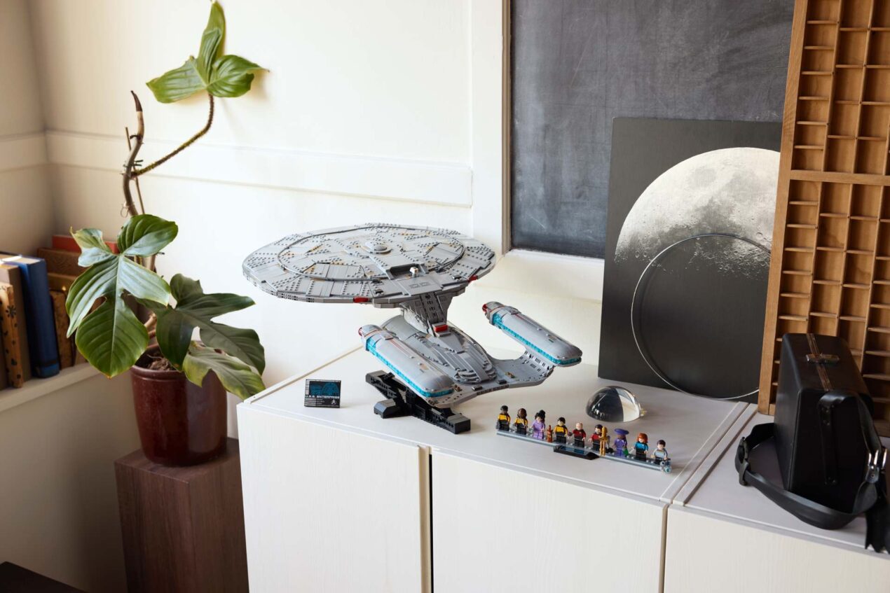 Pronti ad esplorare l'universo? Arriva LEGO Icons Star Trek: U.S.S. Enterprise NCC-1701-D
