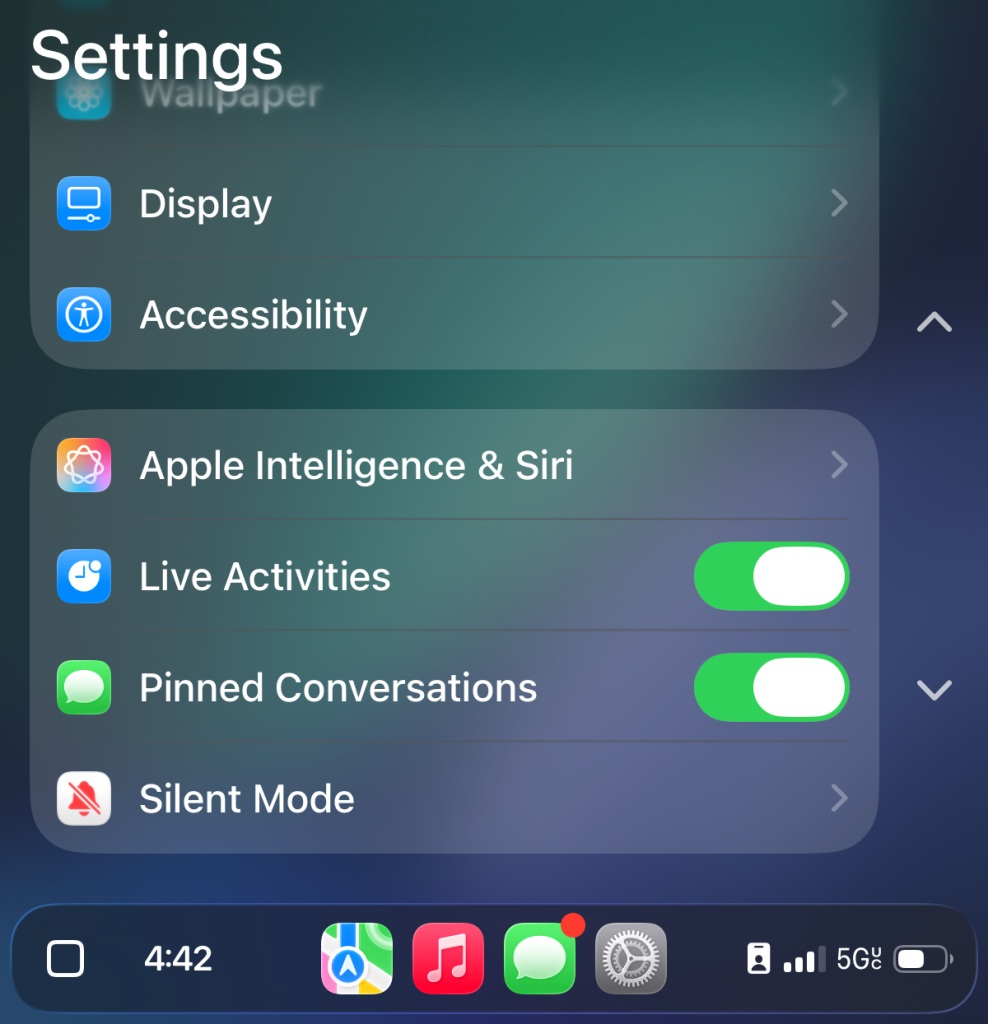 Apple iOS 26.2 - Beta 2 - Pinned Conversation in CarPlay