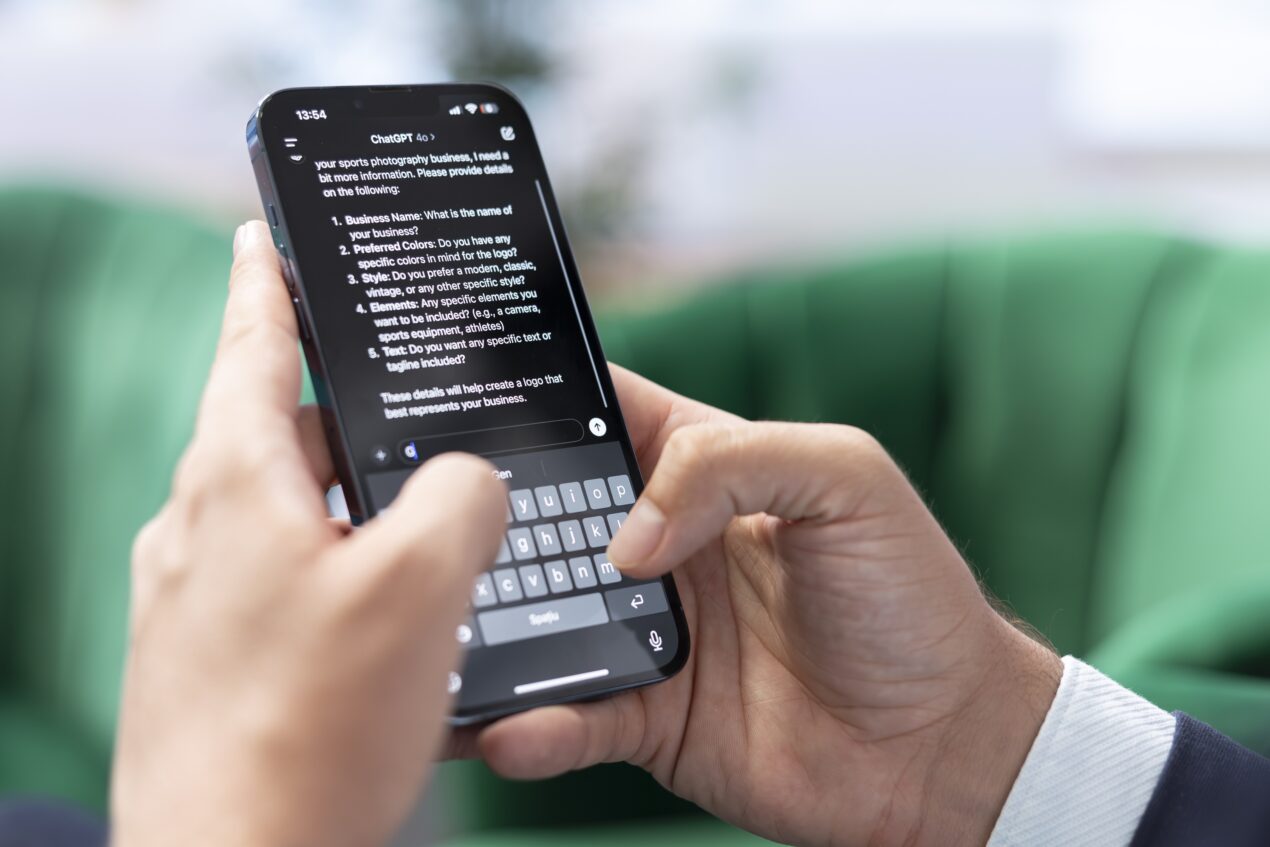 Il CEO di ChatGPT spiega come evitare l’uso del trattino lungo (—) nella scrittura dei testi