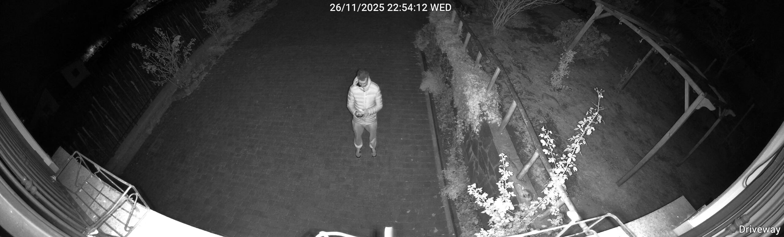 Recensione Reolink Elite Floodlight WiFi: telecamera di sicurezza a prova di Lupin 10