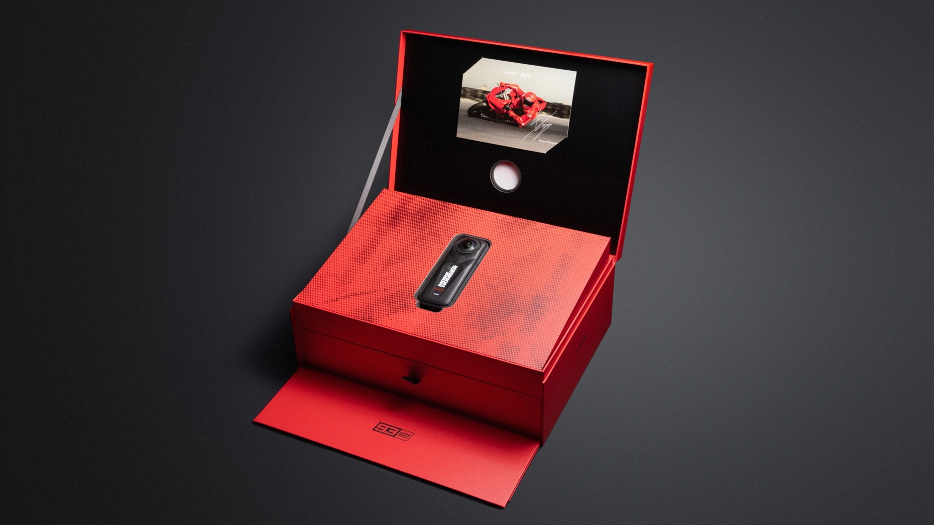 Insta360 sfrutta EICMA 2025 per lanciare una X5 speciale e proporre interessanti offerte 5