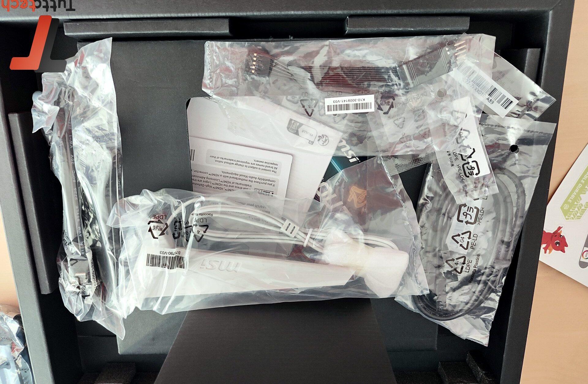 Recensione MSI MAG X870E TOMAHAWK MAX WIFI PZ: scheda madre con connettori nascosti per le build AM5 6