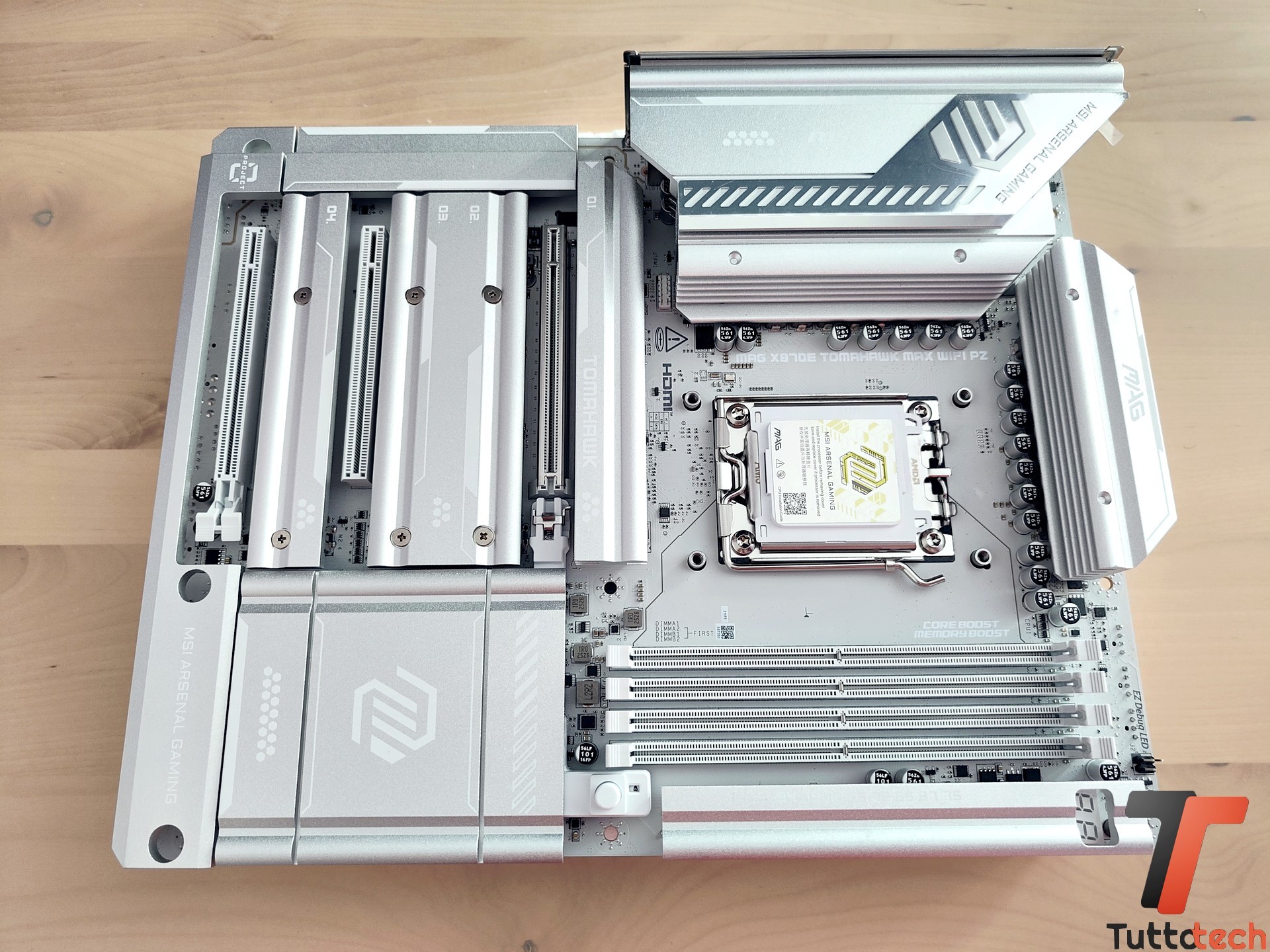 Carte Mère MSI MAG X870E Tomahawk Max WiFi PZ – Pour AMD Ryzen 9000, WiFi 7, PCIe 5.0