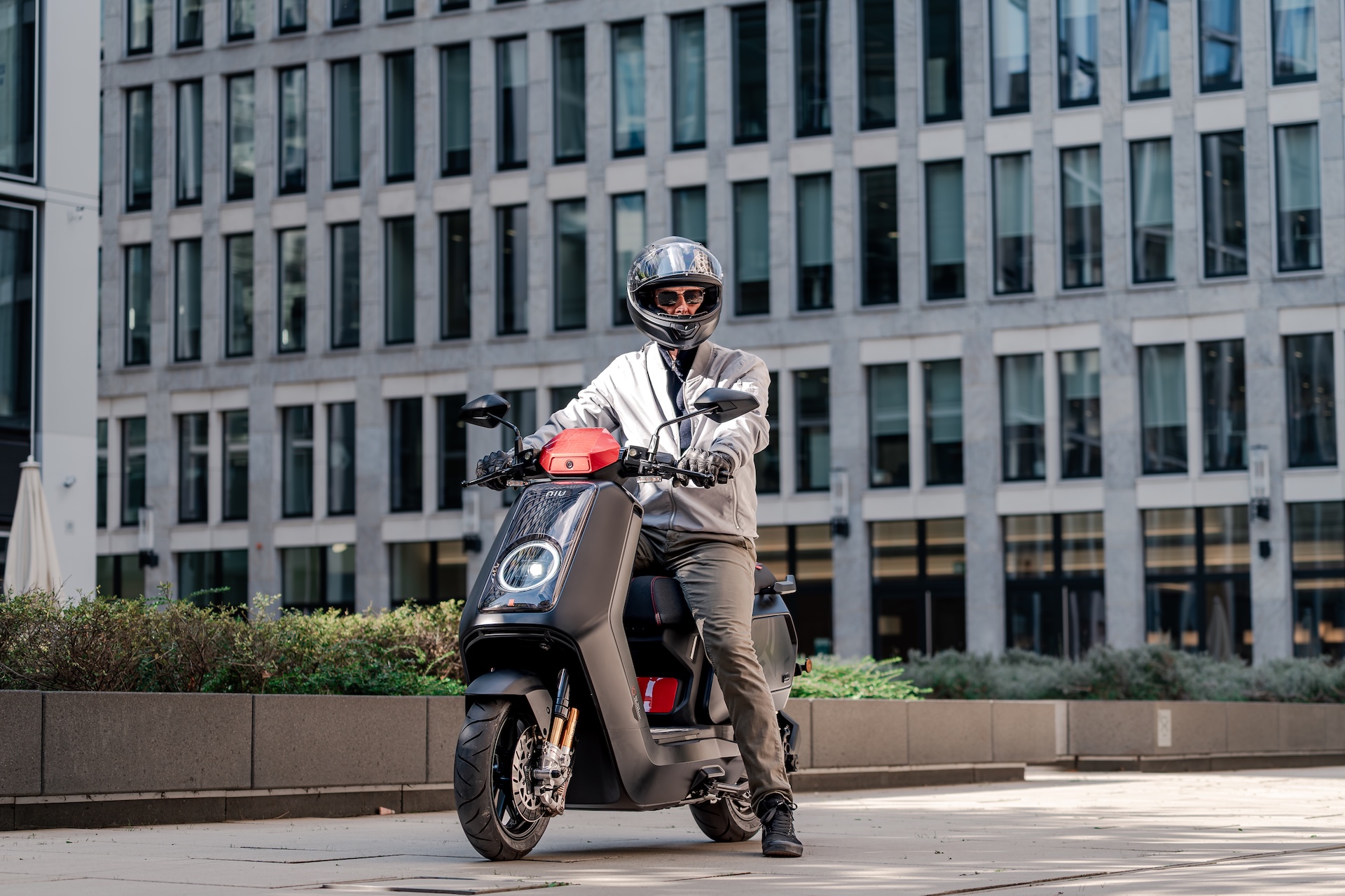 NQiX1000 Lifestyle 7 1