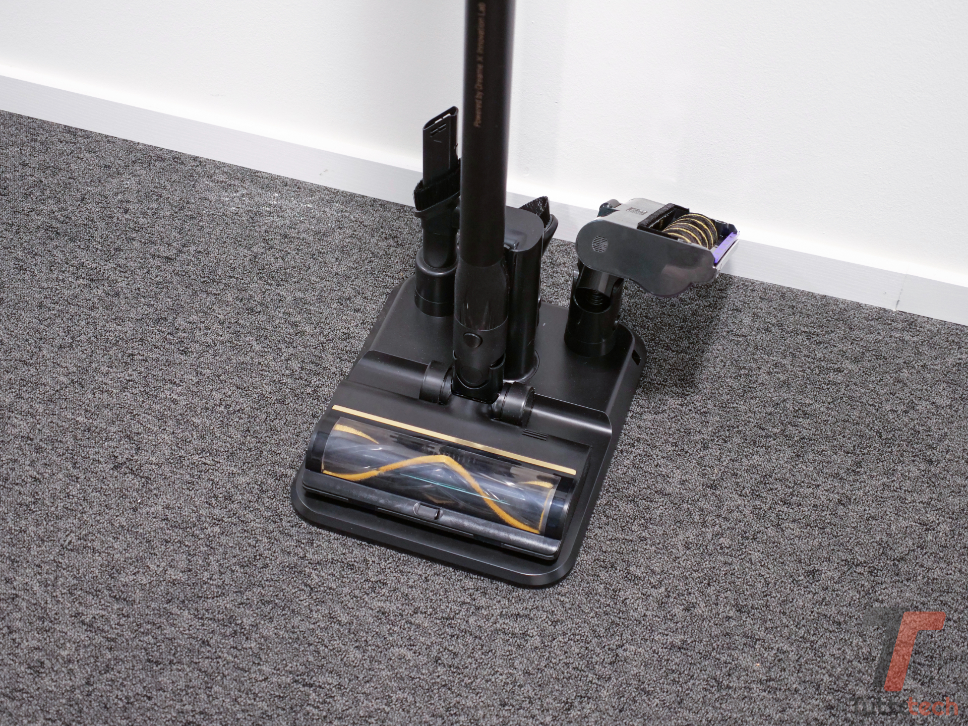 Recensione Dreame V20 Pro-A: l'aspirapolvere cordless che pulisce davvero a filo muro 22