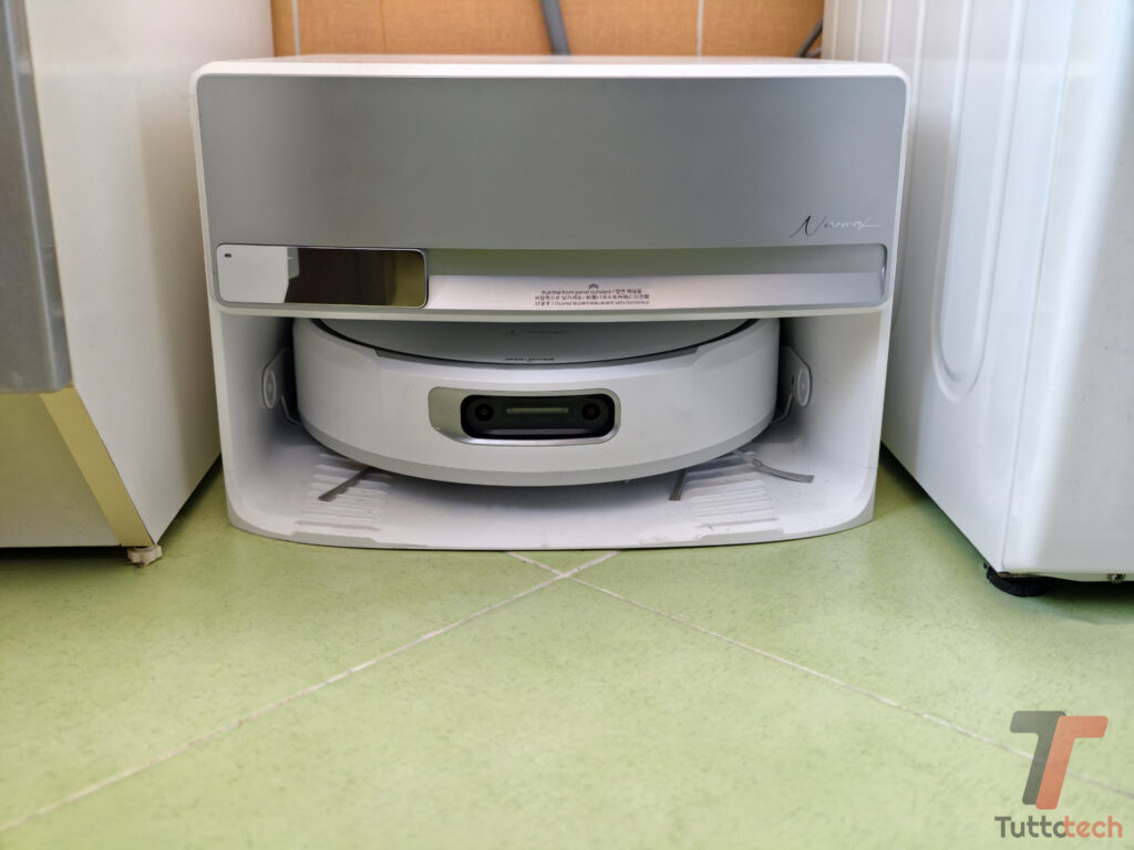 Abbiamo provato il Narwal Flow con base compatta: vale la pena spendere un po' di più? 15