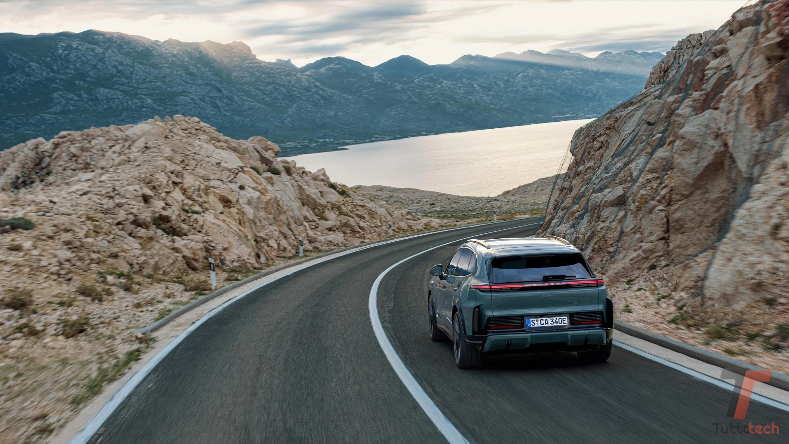 Nuova Porsche Cayenne elettrica: 1.156 CV di pura potenza 15