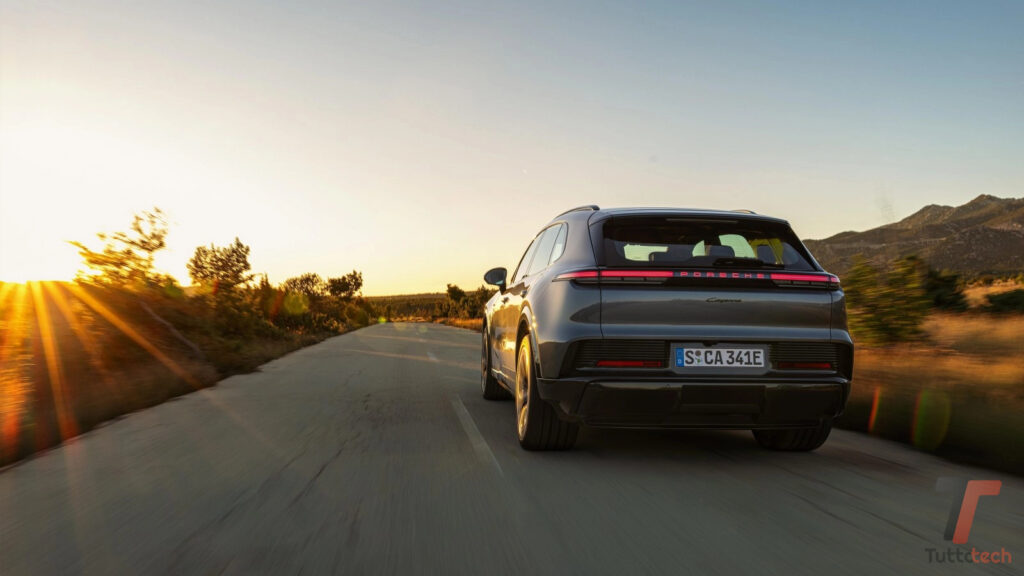 Nuova Porsche Cayenne elettrica: 1.156 CV di pura potenza 8