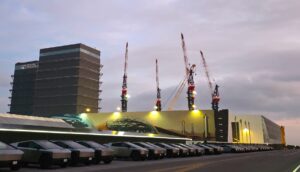 elon musk spacex gigabay