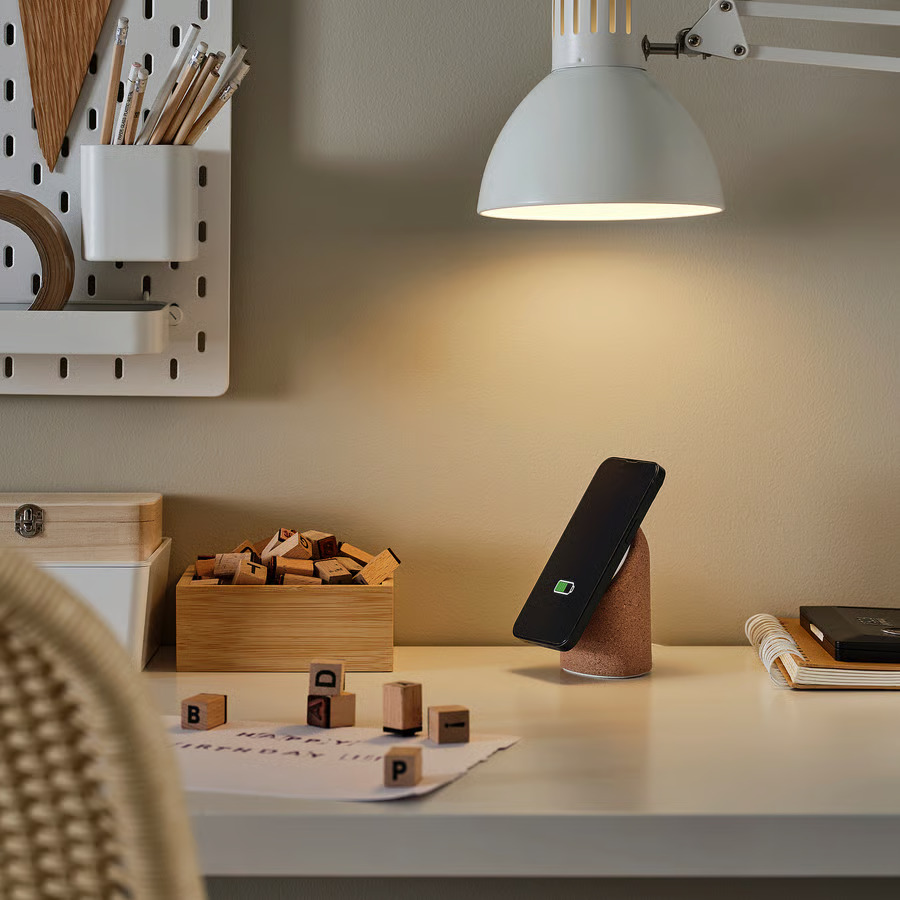 IKEA lancia Västmärke: tre nuovi caricabatterie wireless di design con certificazione Qi2 5