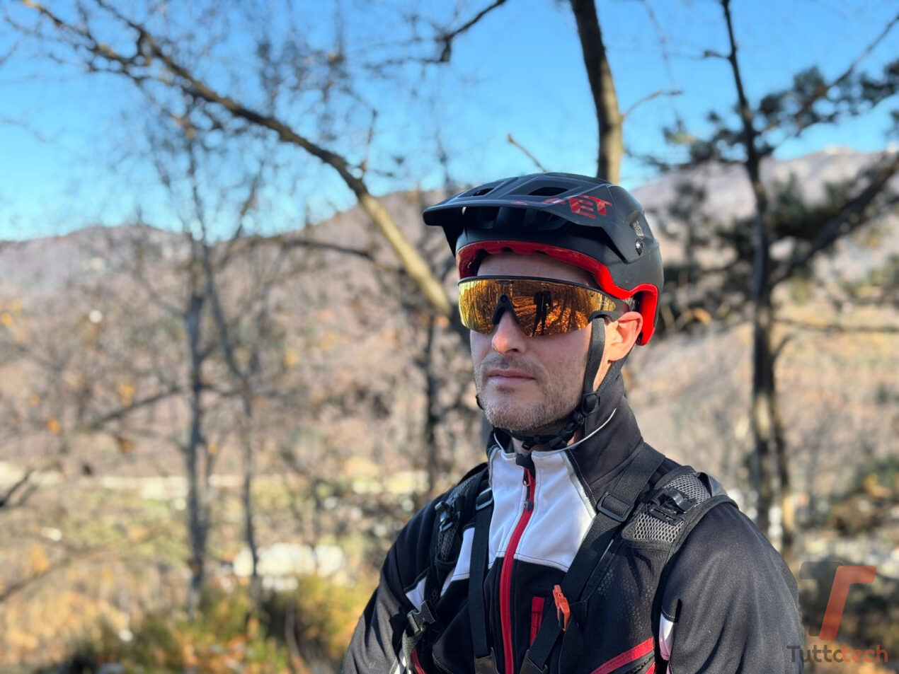 In MTB con gli Oakley Meta Vanguard: belle potenzialità, forse sostituiranno le action cam