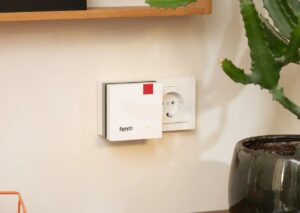 FRITZ!Repeater 1700 top