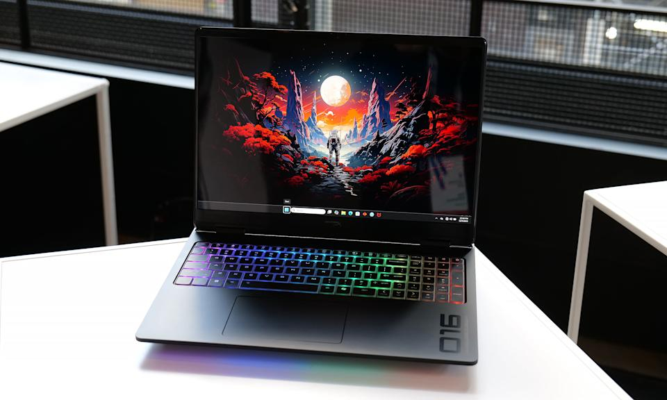 HP HyperX Omen Max