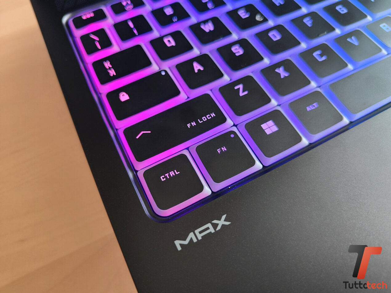 Recensione HP OMEN MAX 16: con RTX 5080 vola nei giochi, ma ha anche un’ottima autonomia