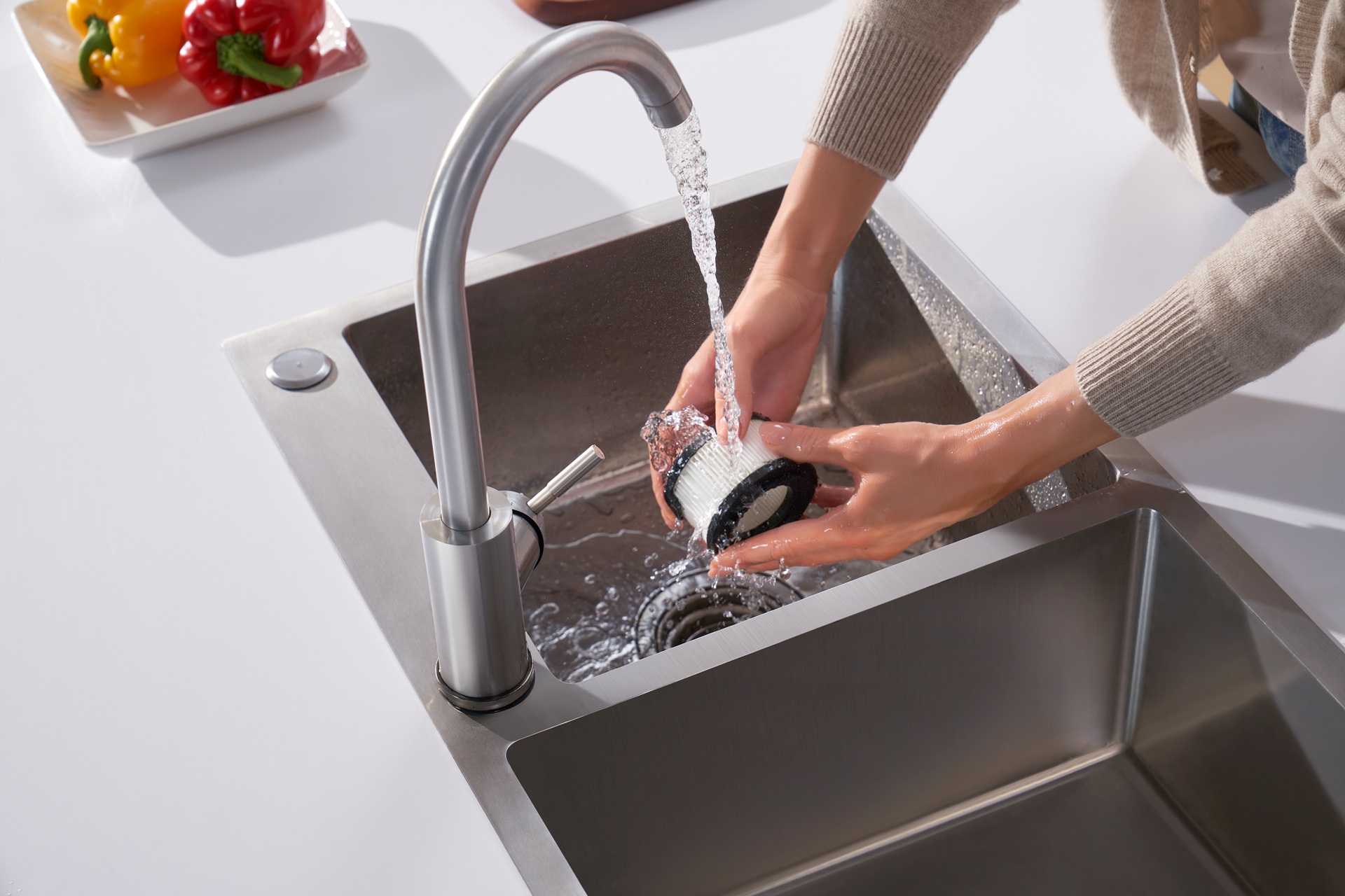 Narwal V40 Station - Lifestyle