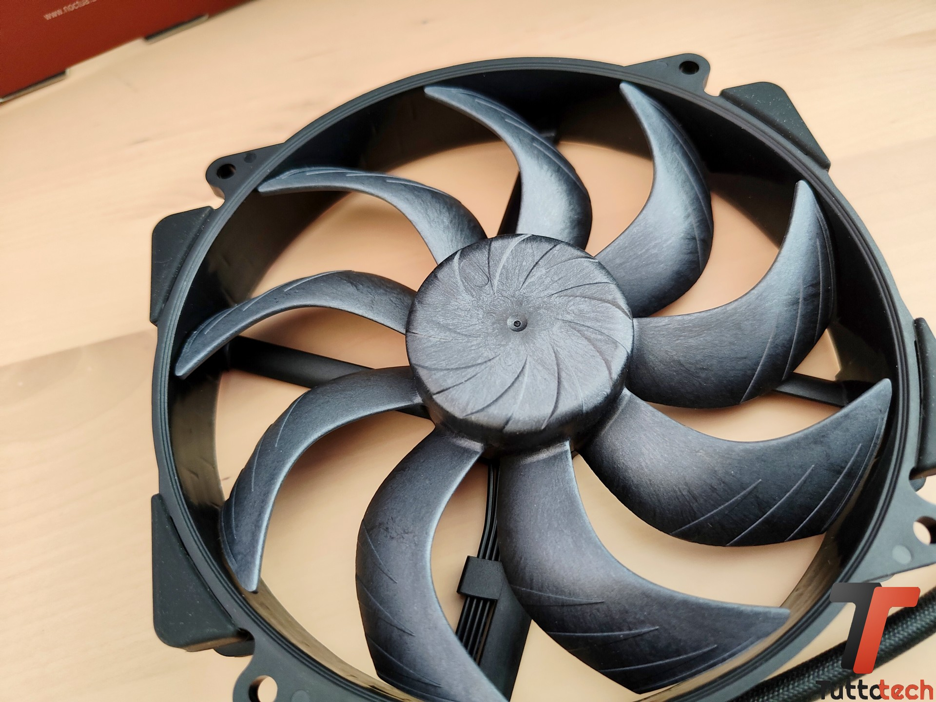 Noctua NF-A14x25 G2 chromax.black-tt-5