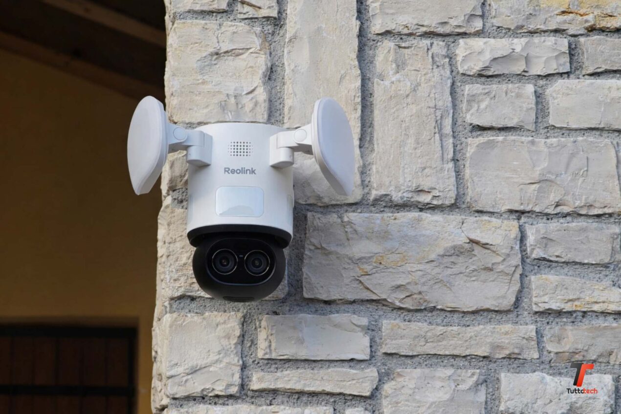 Recensione Reolink TrackFlex Floodlight WiFi, la telecamera che vede oltre i suoi obiettivi