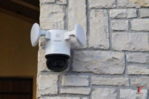 Recensione Reolink TrackFlex Floodlight WiFi, la telecamera che vede oltre i suoi obiettivi 9