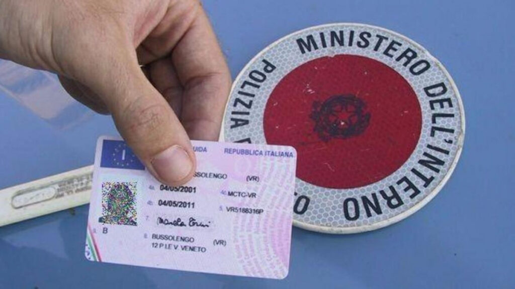 Patente, stop ai “furbetti”: arrivano i jammer nelle Motorizzazioni per bloccare i suggerimenti radio 2